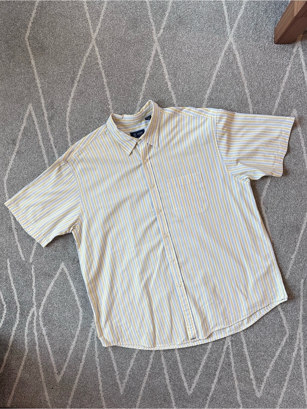 IZOD Yellow and Blue Pinstripe Cotton Button Down Short Sleeve Shirt
